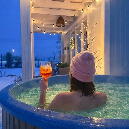 Coco Cupel - Aqua Z Jakuzzi Dom wakacyjny